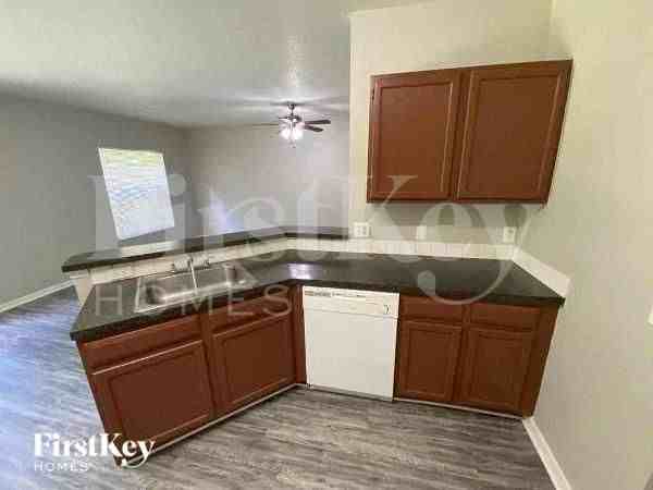 3343 Monday Ter - Photo 7 of 11