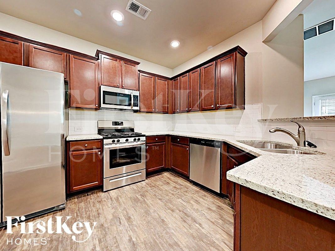 3204 Baylor Cir - Photo 3 of 18