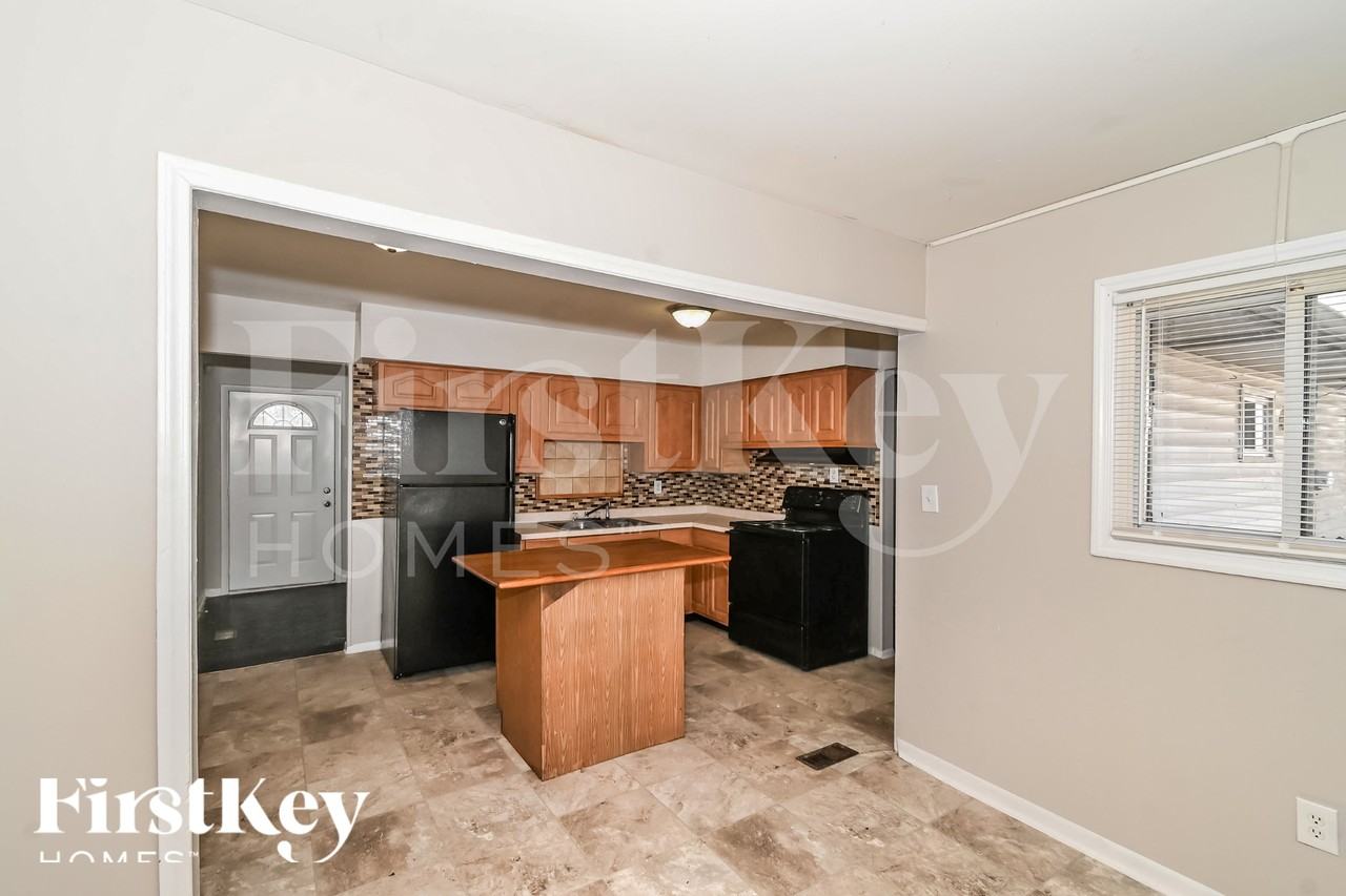 2531 Boulevard Pl - Photo 6 of 18
