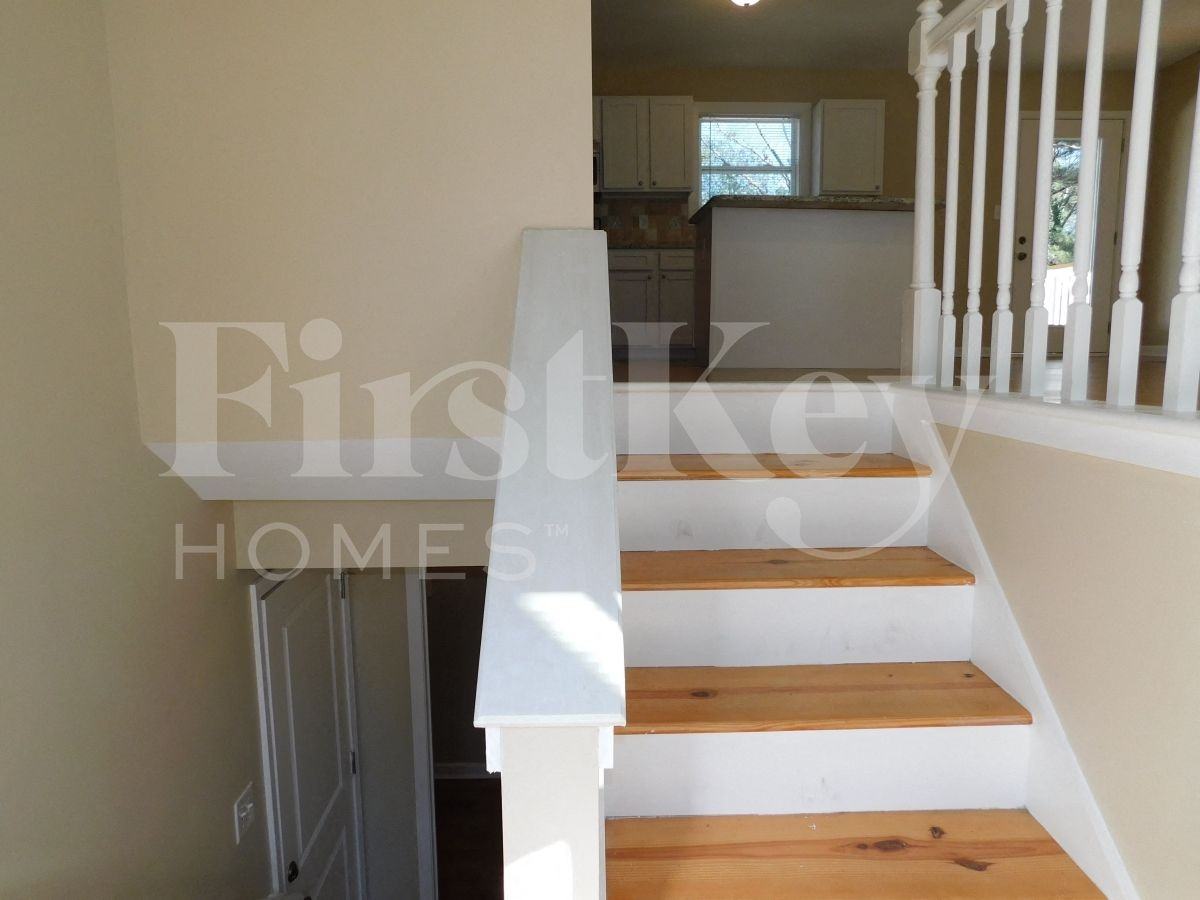 2432 Northbrook Rd - Photo 2 of 8