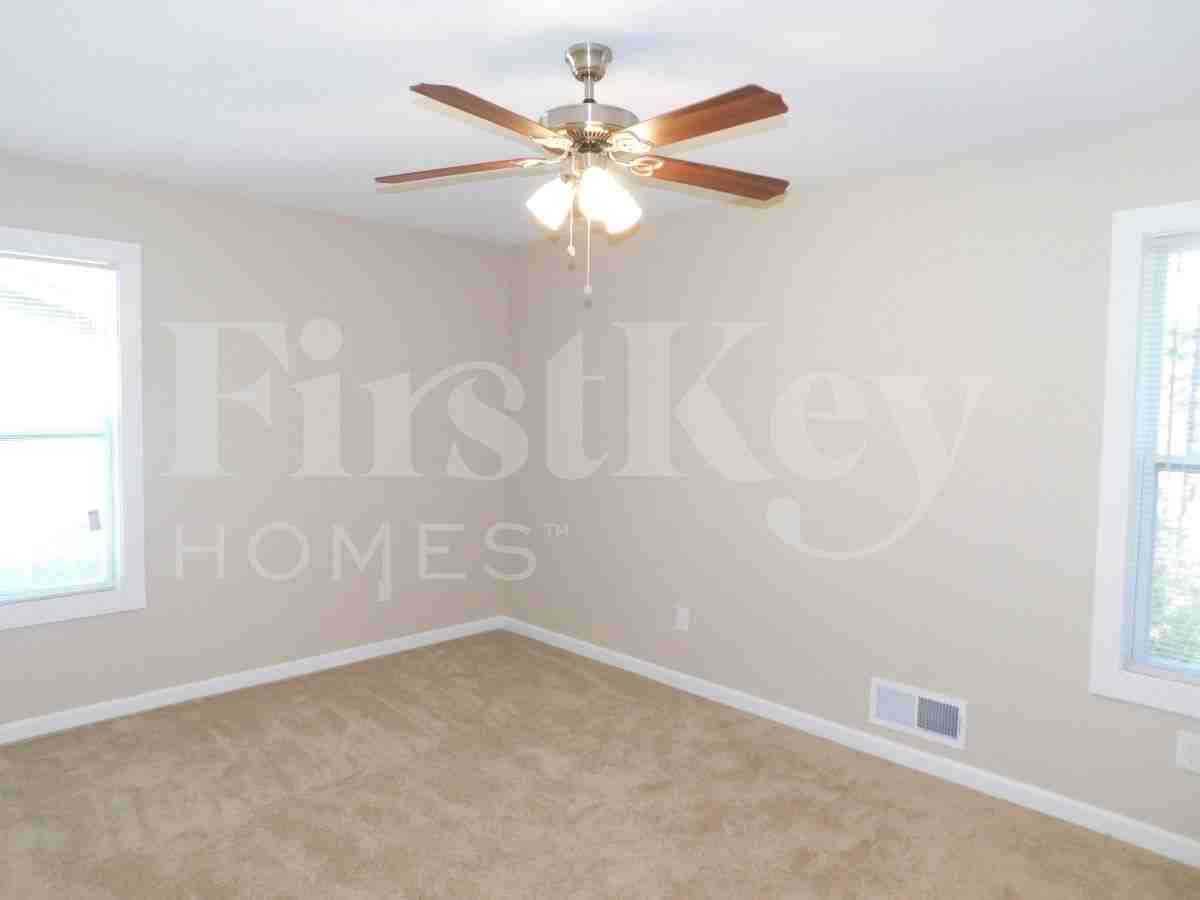 2432 Northbrook Rd - Photo 6 of 8