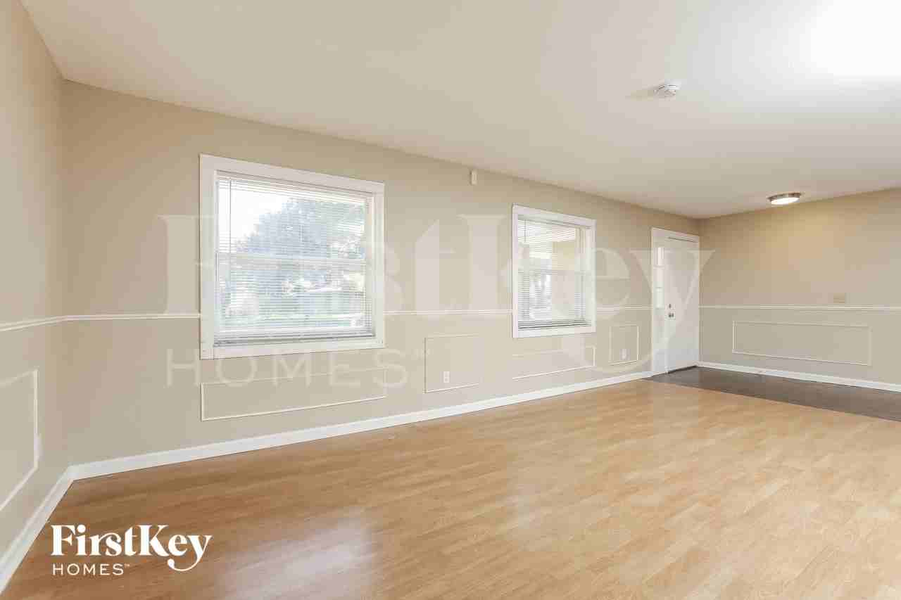 240 Donegal Ave - Photo 2 of 15