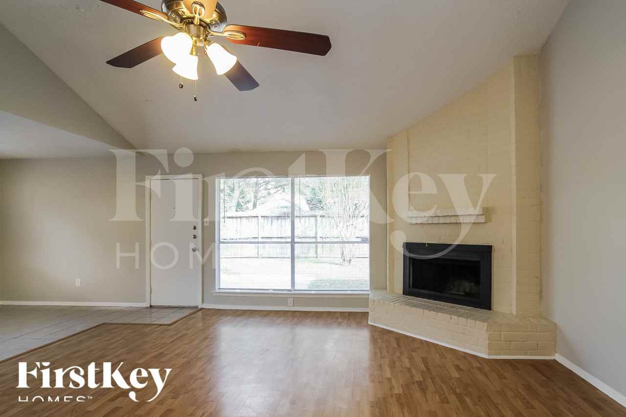 21226 Waymare Ln - Photo 3 of 18