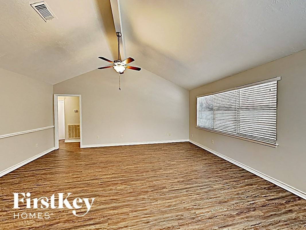 20327 Bridgedale Ln - Photo 4 of 13