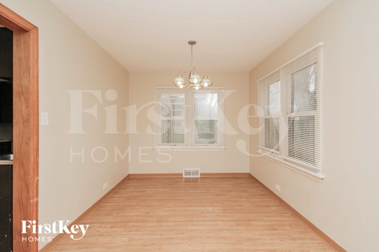 1802 Evergreen Rd - Photo 5 of 19