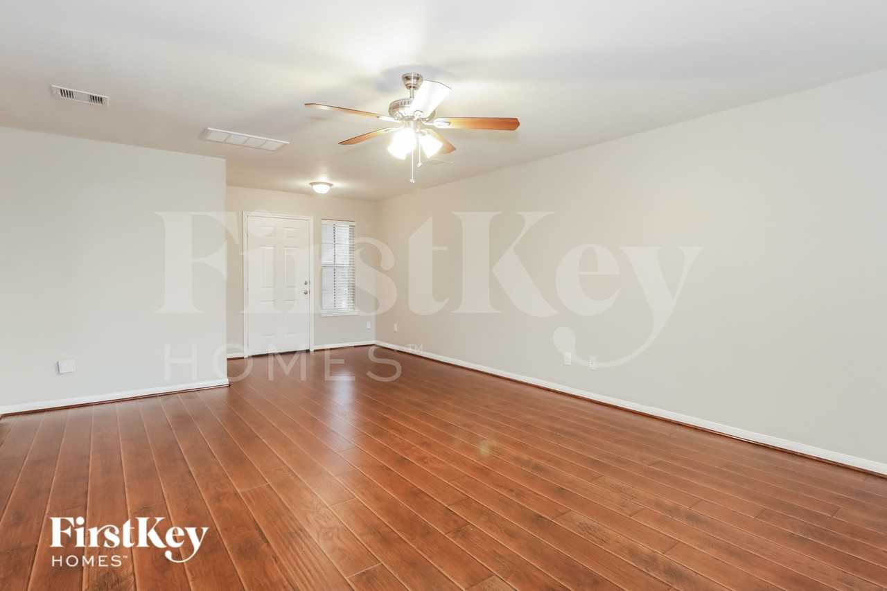 17203 Osprey Landing Dr - Photo 5 of 18