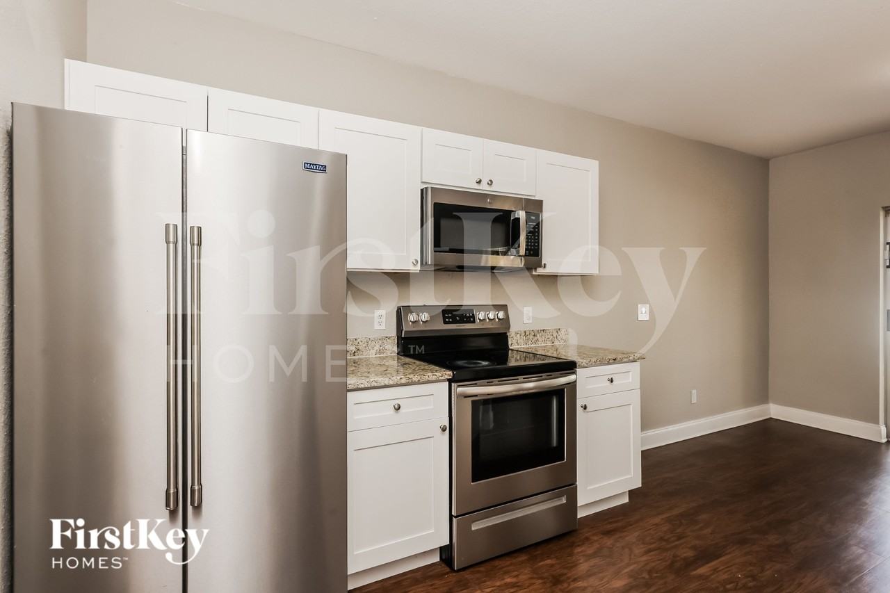 1553 S Cranberry Blvd - Photo 7 of 16