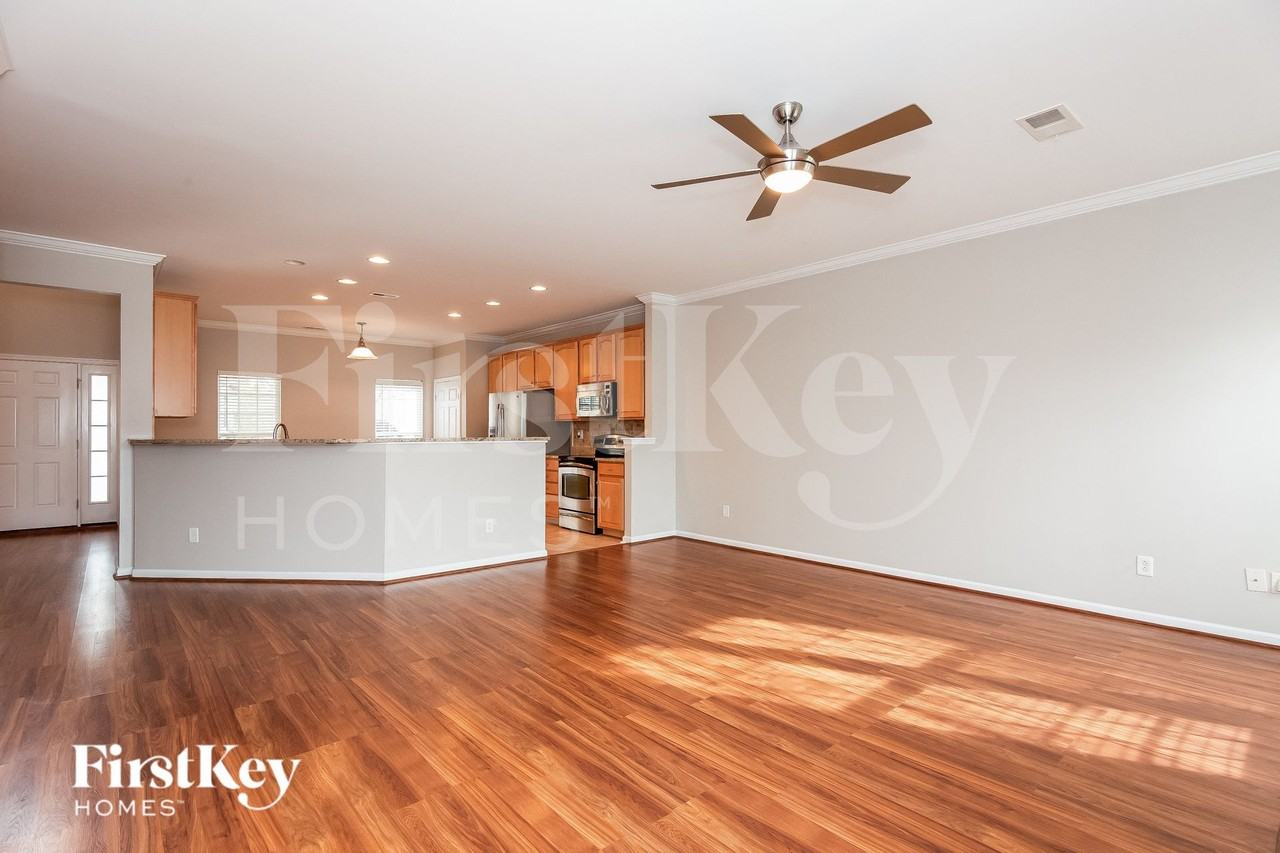 15507 Troubadour Ln - Photo 3 of 15