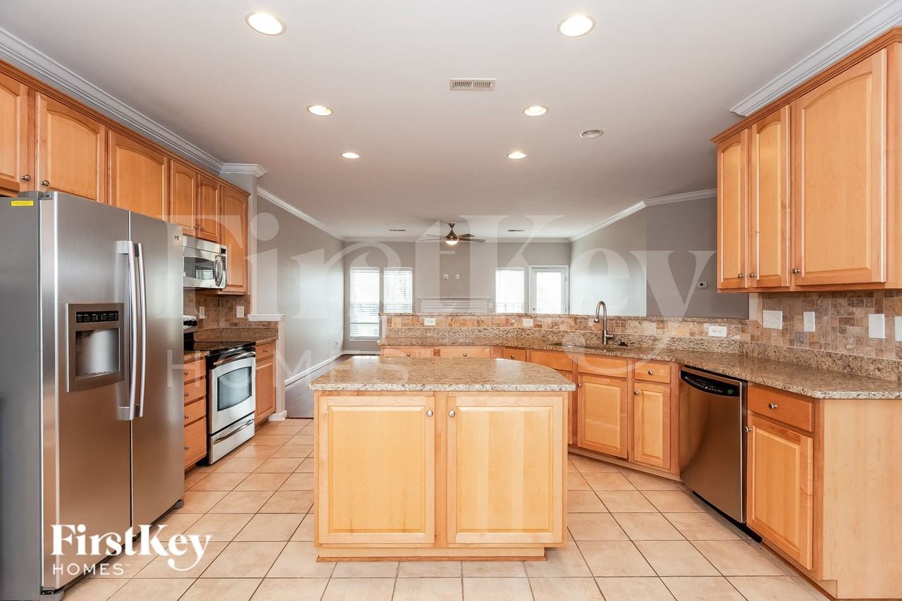 15507 Troubadour Ln - Photo 5 of 15