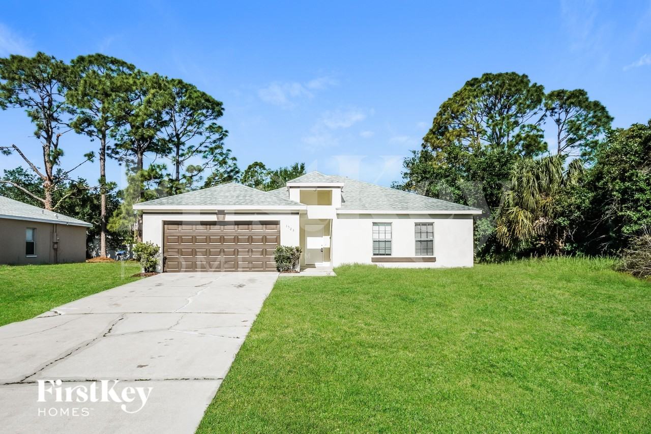 1523 S Cranberry Blvd