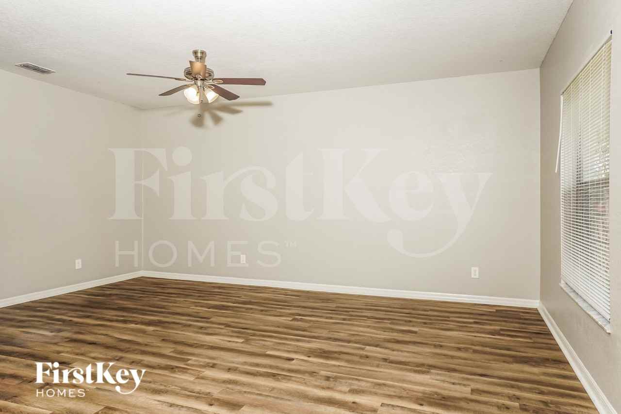 1523 S Cranberry Blvd - Photo 2 of 20