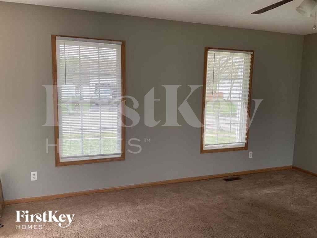 1488 W Quail Run Dr - Photo 2 of 10