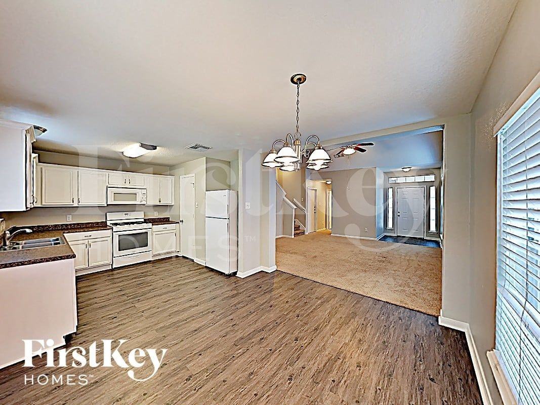 1438 Rocky Glen Ln - Photo 5 of 17