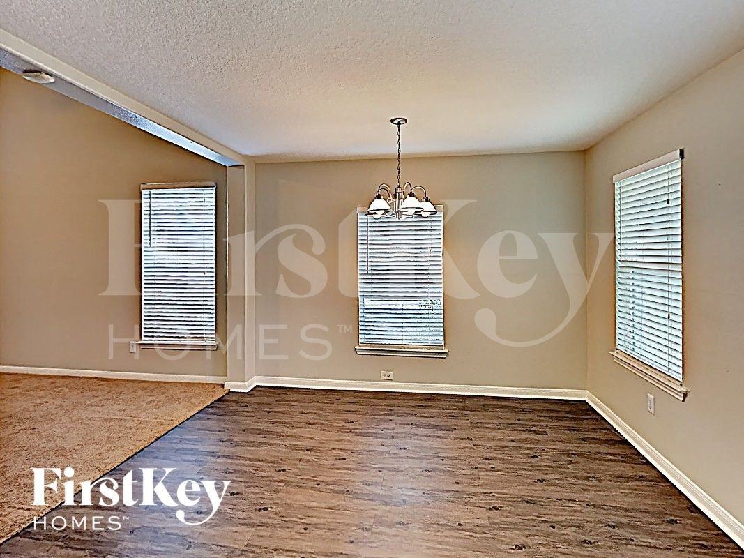 1438 Rocky Glen Ln - Photo 6 of 17