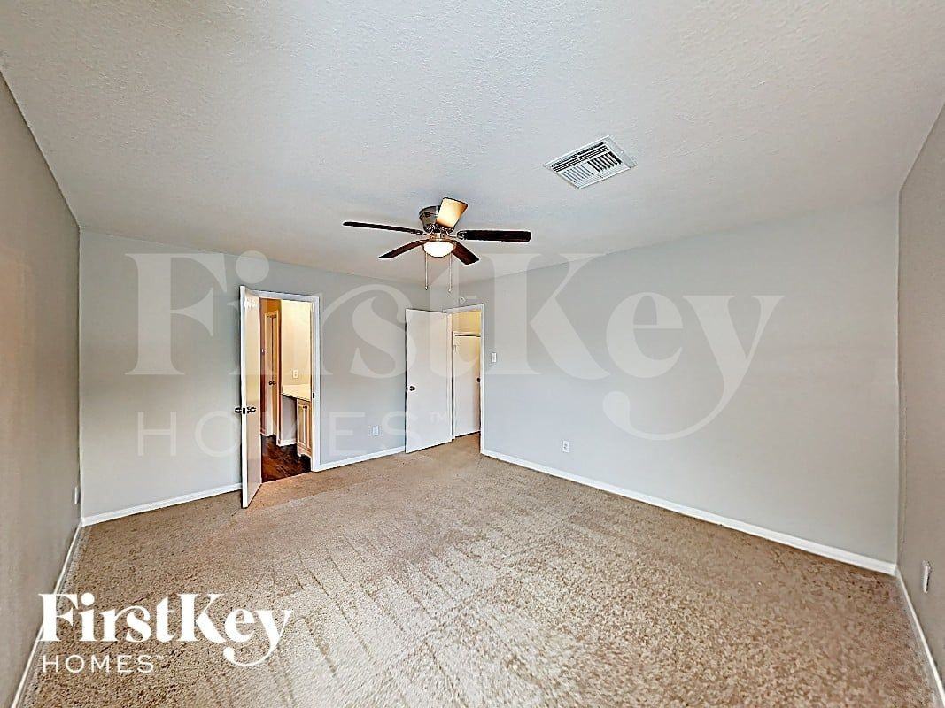 1438 Rocky Glen Ln - Photo 7 of 17