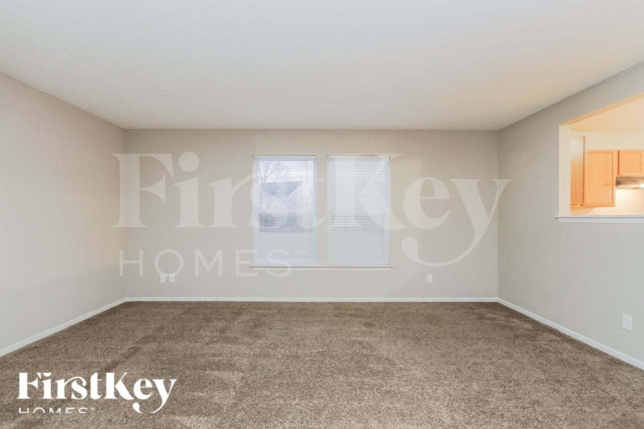 12529 Bearsdale Dr - Photo 2 of 18