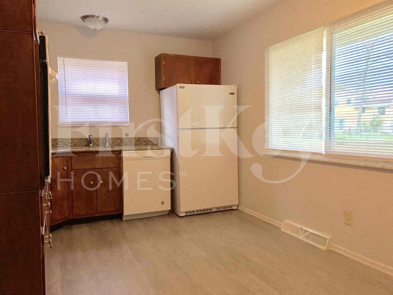1222 Meadowbright Ln - Photo 6 of 21