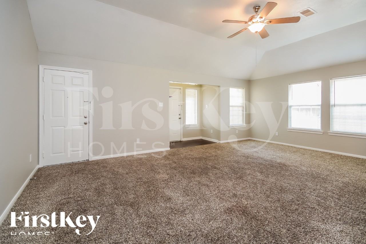 12207 Duane Ct - Photo 2 of 19