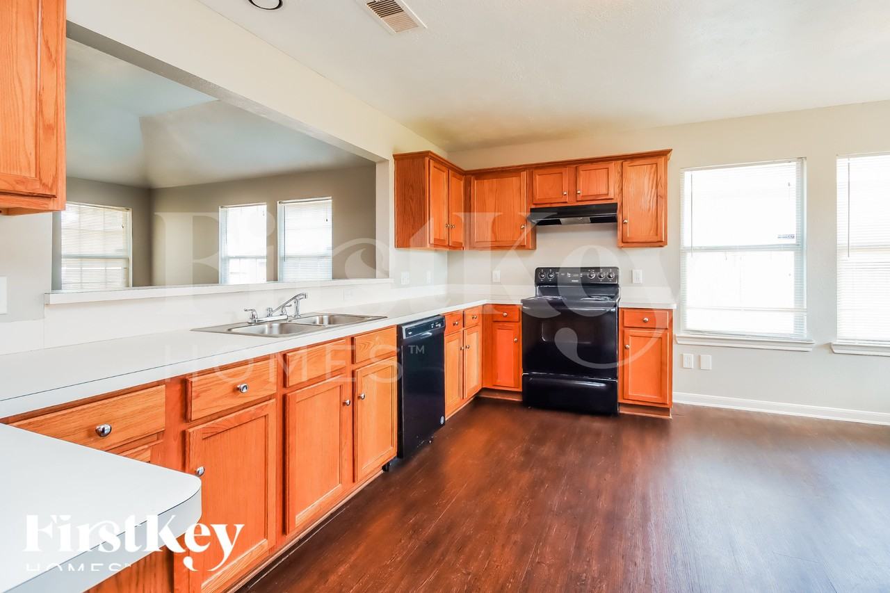 12207 Duane Ct - Photo 6 of 19