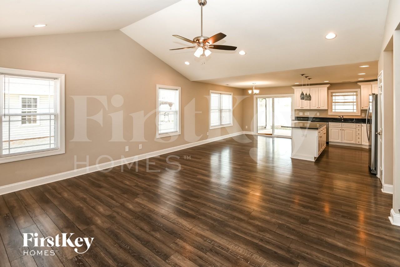 119 Cline St - Photo 3 of 18