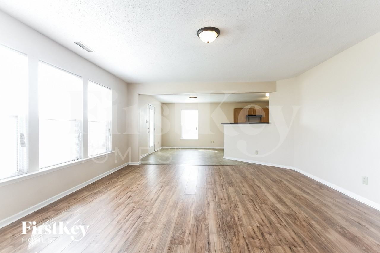 11511 Presidio Dr - Photo 4 of 15