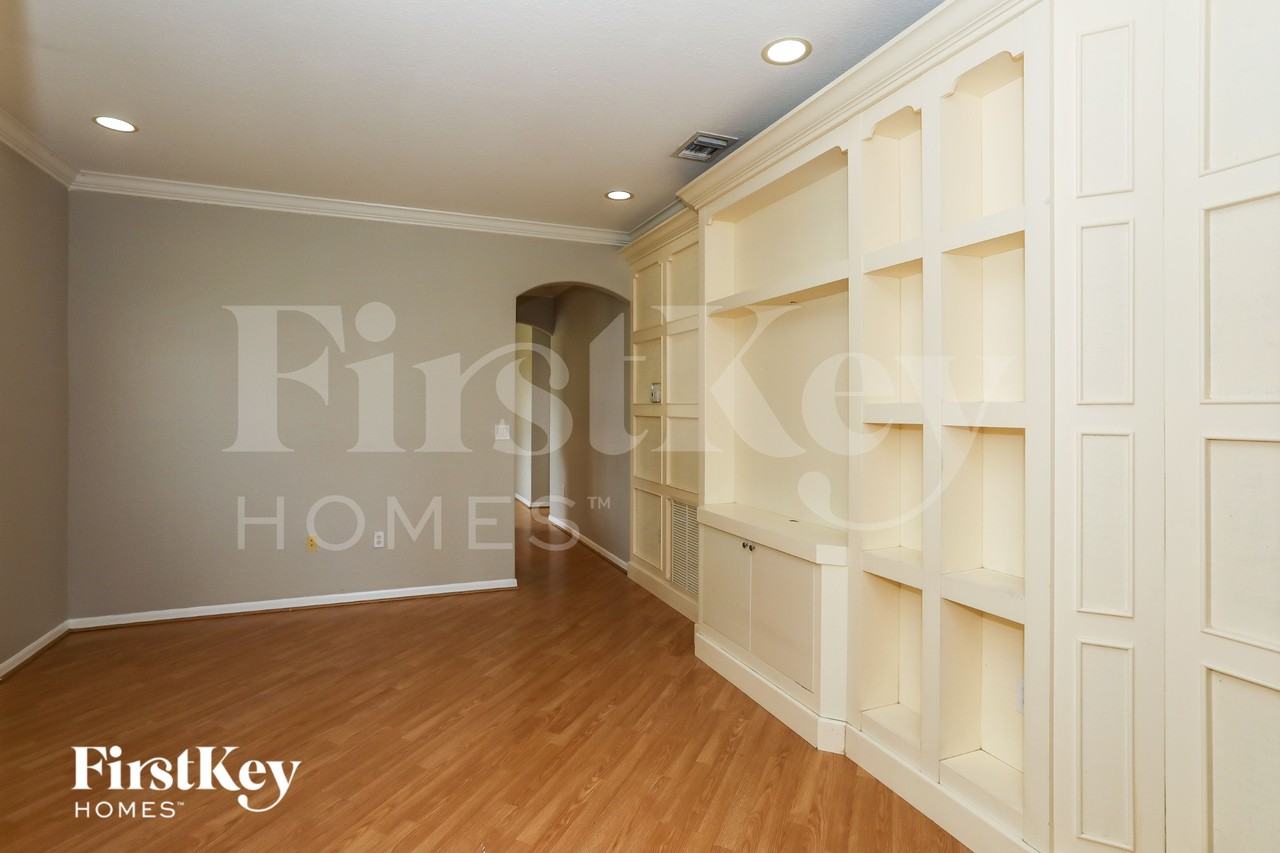 11137 Swterrace - Photo 2 of 15