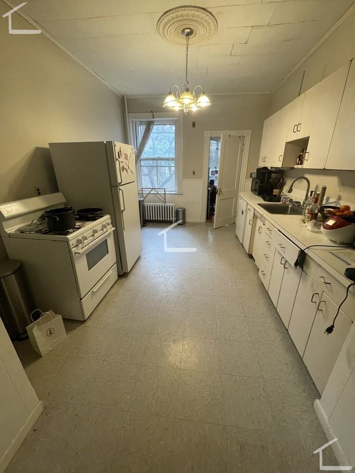 Euston St #1 - Photo 2 of 11