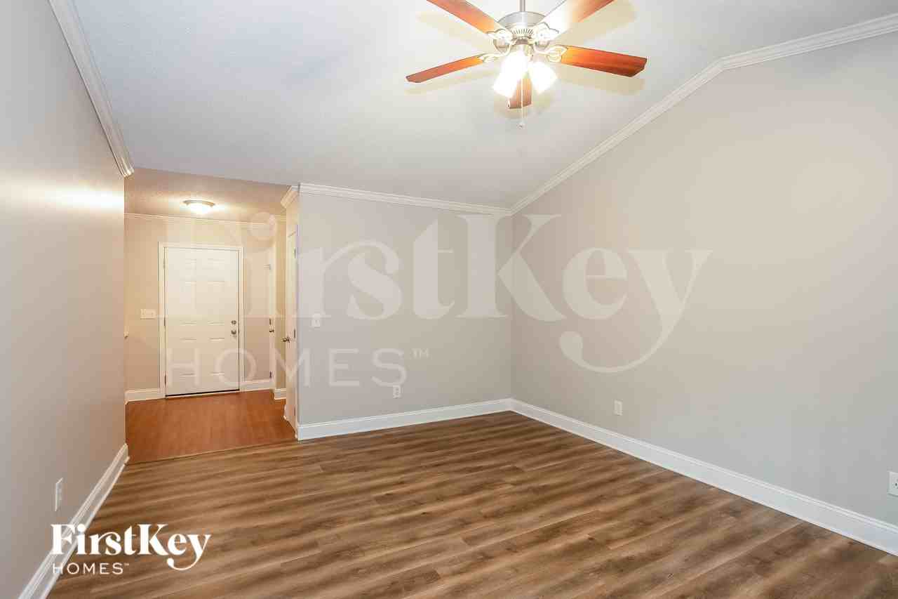 10017 Topeka Dr - Photo 3 of 19