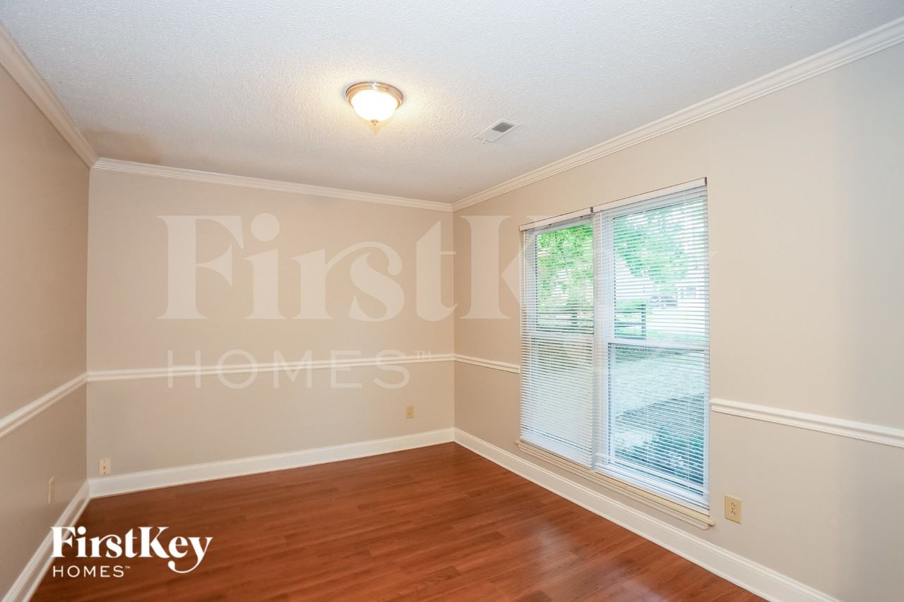 10017 Topeka Dr - Photo 6 of 19