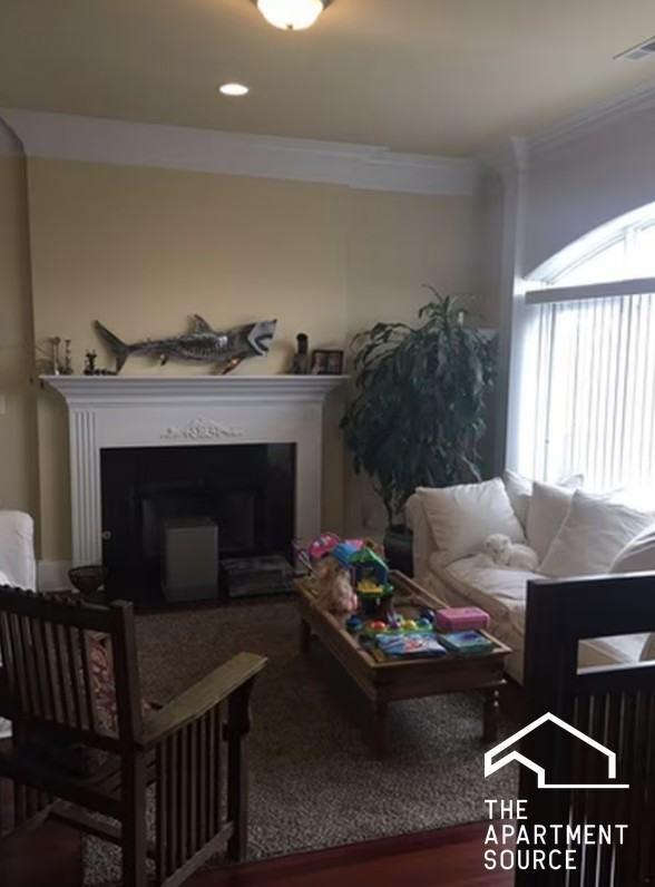 924 W Cornelia Ave #4S - Photo 3 of 15