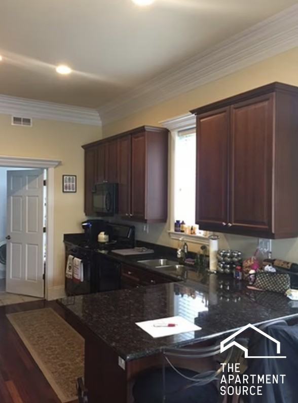 924 W Cornelia Ave #4S - Photo 7 of 15