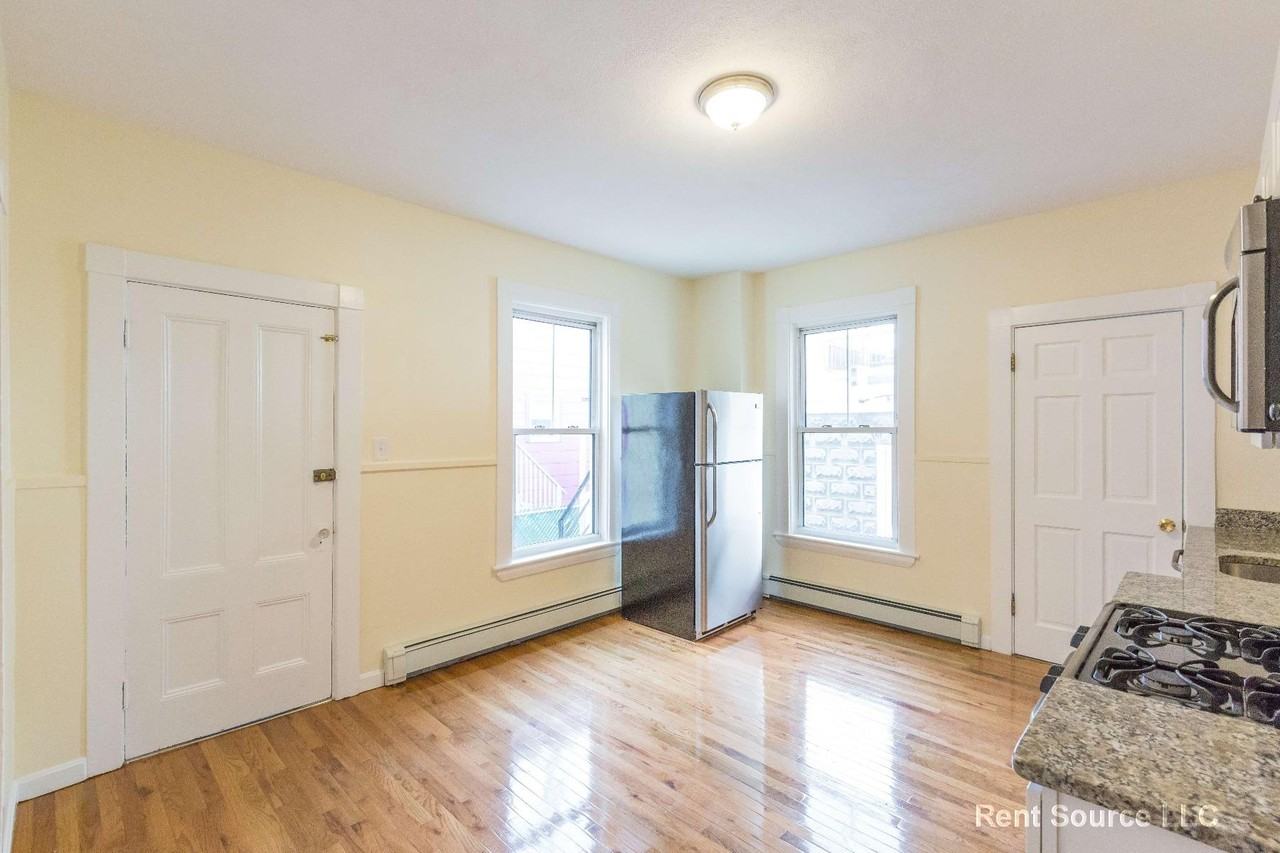 23 Cottage Ave #1 - Photo 3 of 18