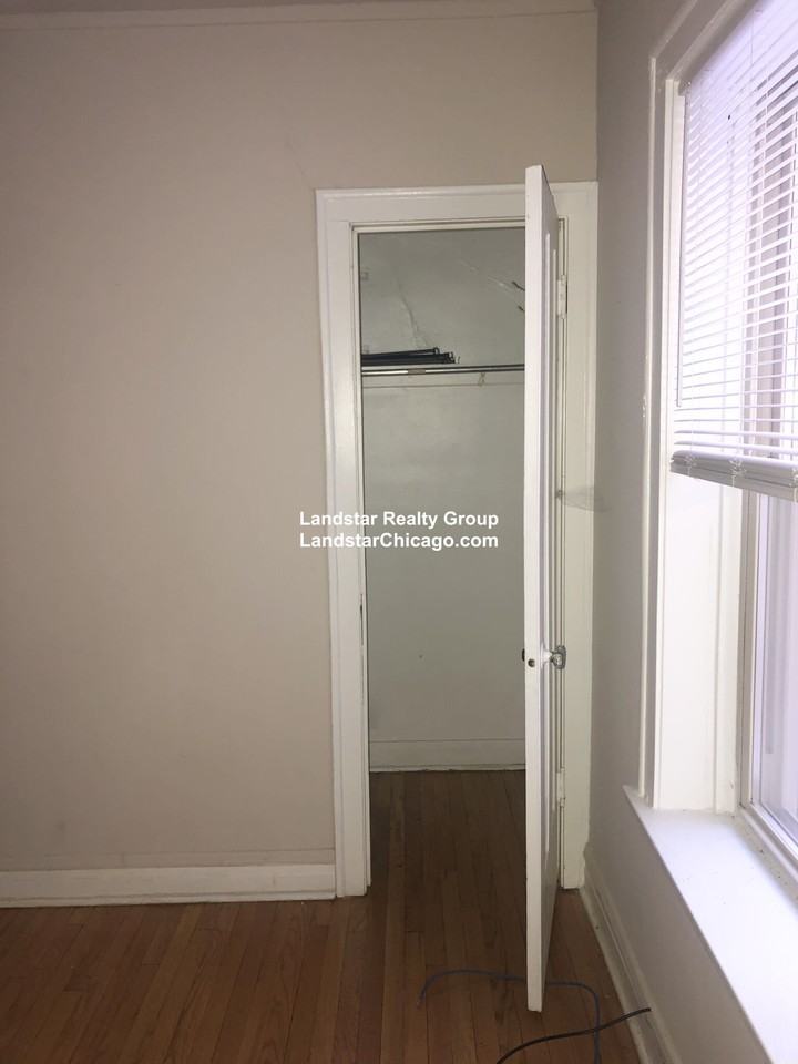 4265 W Addison St #1 - Photo 3 of 18