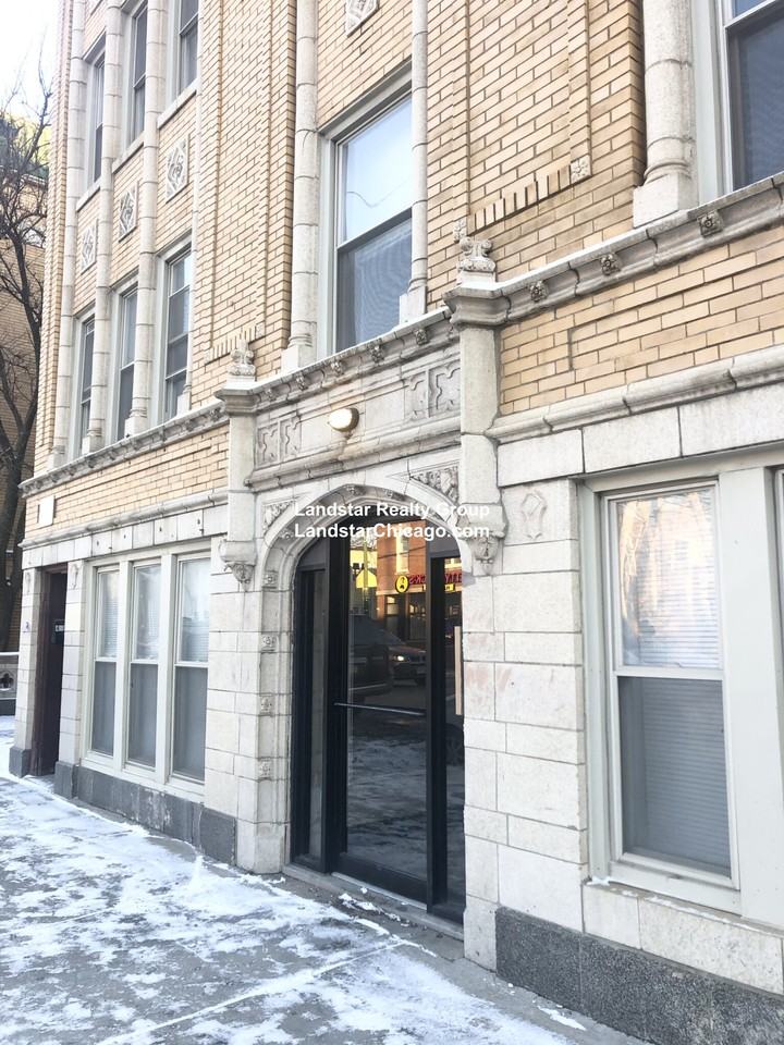 4265 W Addison St #1 - Photo 4 of 18