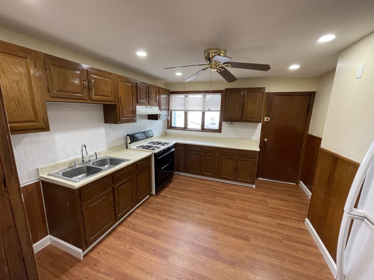 227 Holland St #2 - Photo 5 of 35