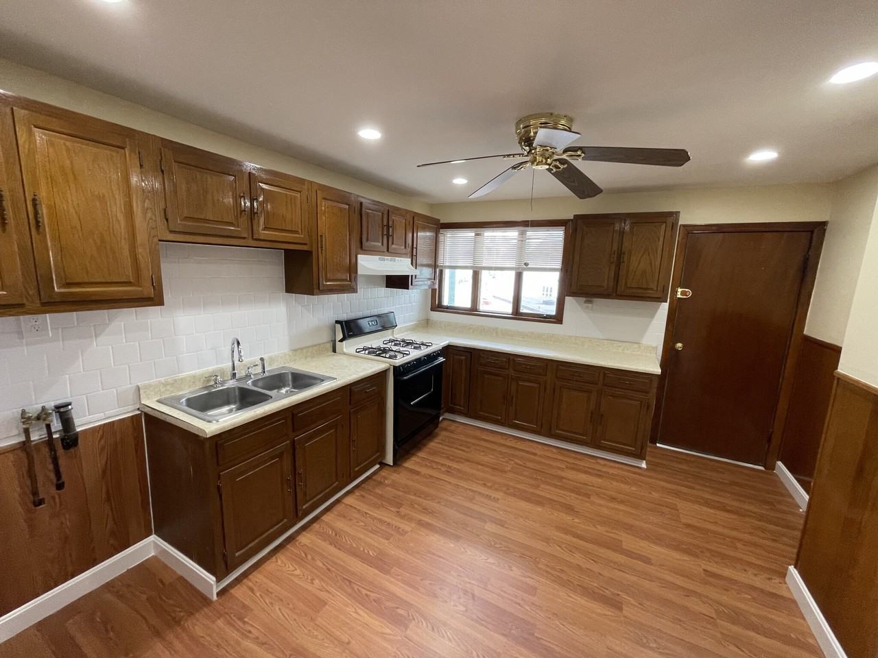 227 Holland St #2 - Photo 6 of 35