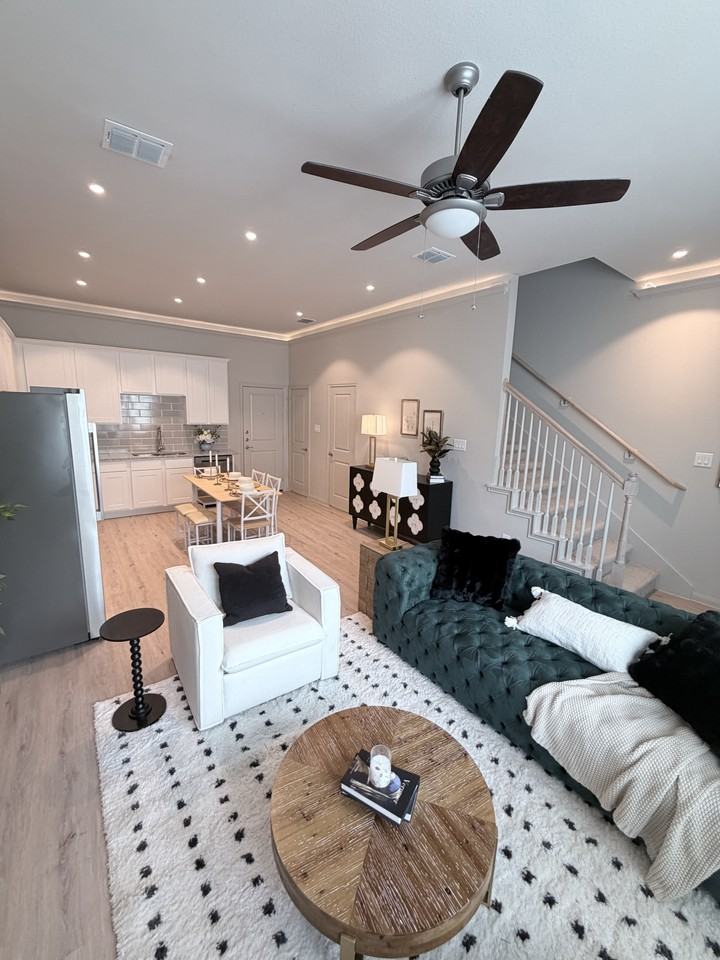 Foxglove - Photo 3 of 19