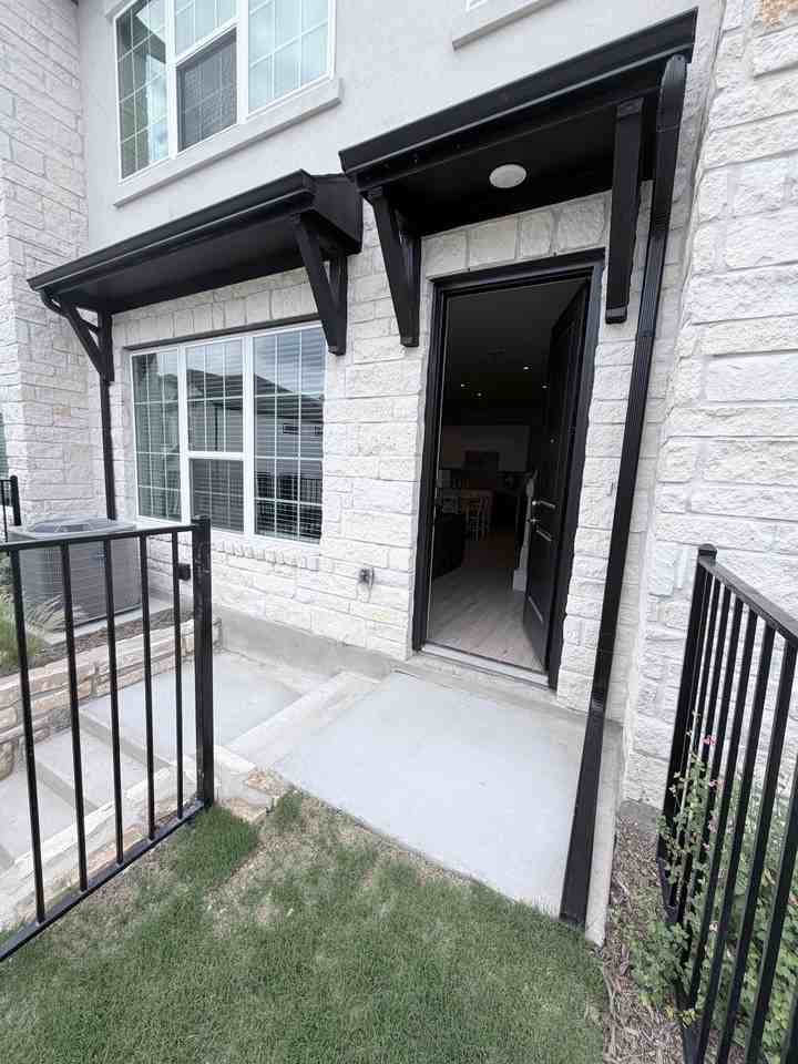 Foxglove - Photo 6 of 19