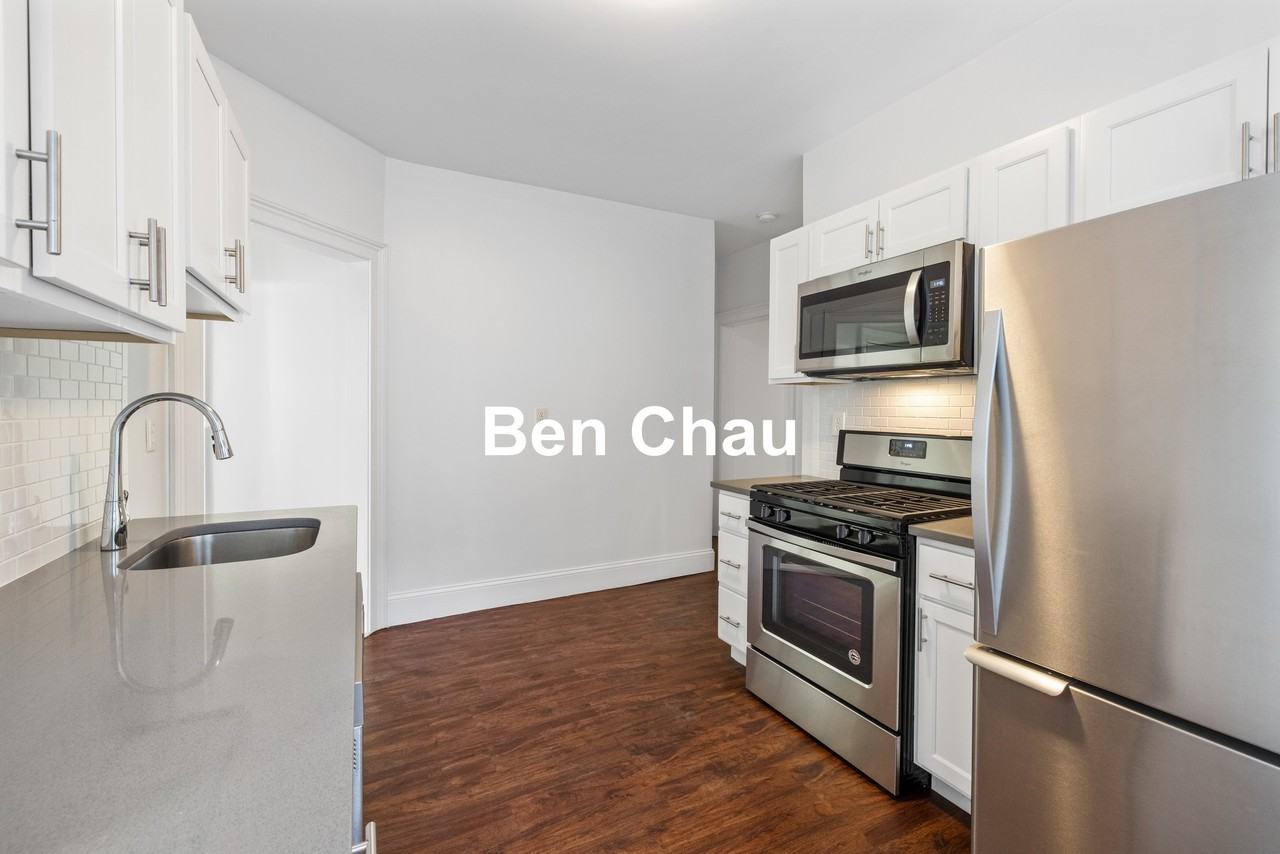 122 Columbia St #1B - Photo 2 of 13