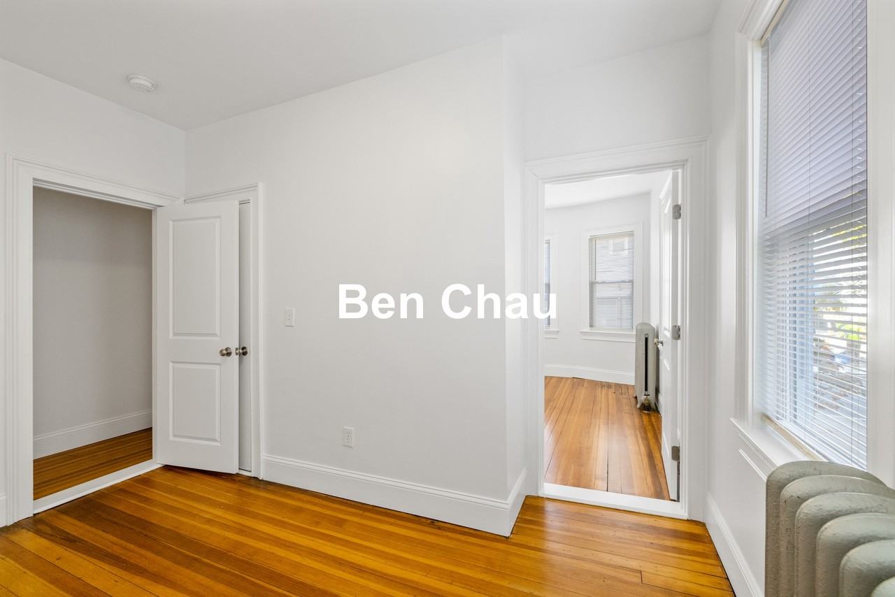 122 Columbia St #1B - Photo 4 of 13