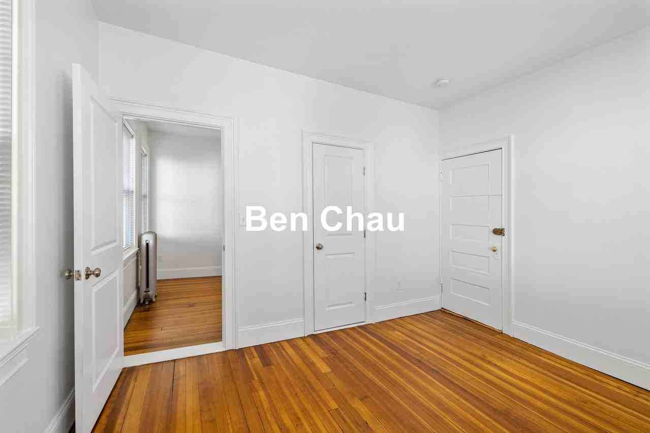 122 Columbia St #1B - Photo 6 of 13
