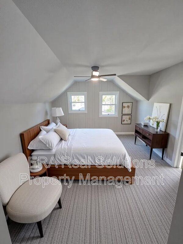 984 Exeter Rd - Photo 2 of 21