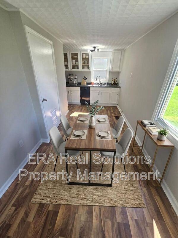 984 Exeter Rd - Photo 3 of 21