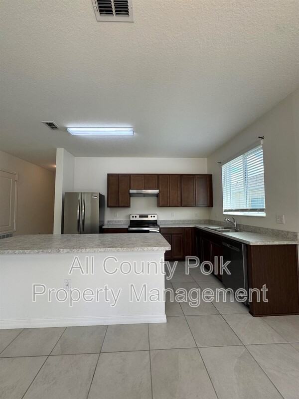 7163 Cruz Ct - Photo 7 of 32