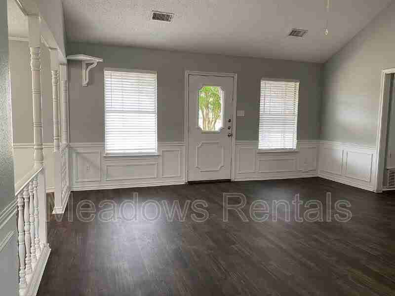 2904 Spring Valley Rd - Photo 4 of 15