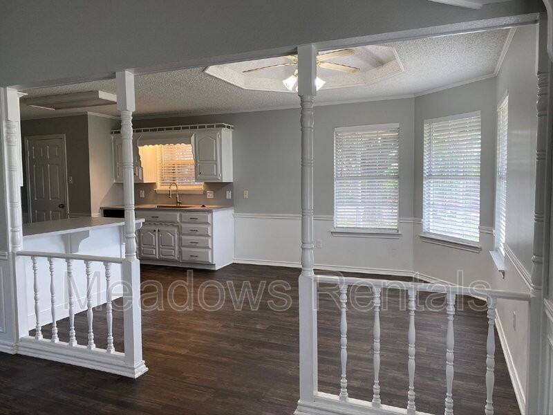 2904 Spring Valley Rd - Photo 5 of 15