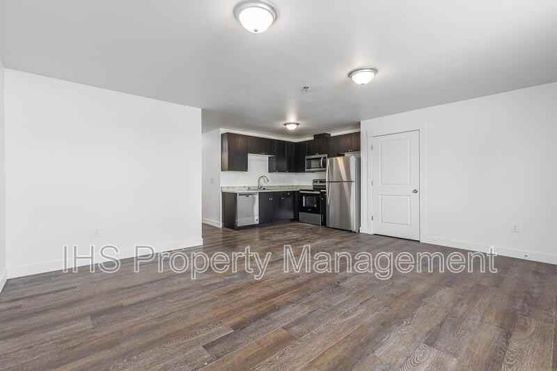 485 S 38th Ave #B208 - Photo 6 of 28