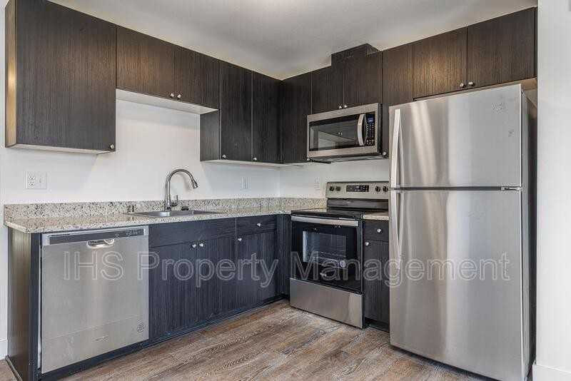 485 S 38th Ave #B208 - Photo 7 of 28