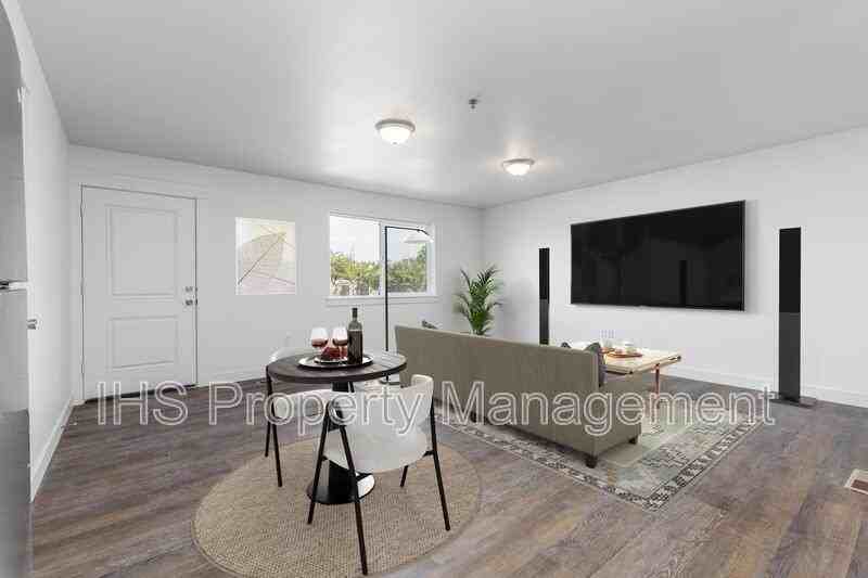 485 S 38th Ave #B208 - Photo 2 of 28