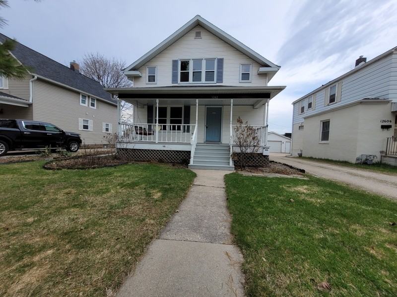 1262 S Quincy St - Photo 2 of 18